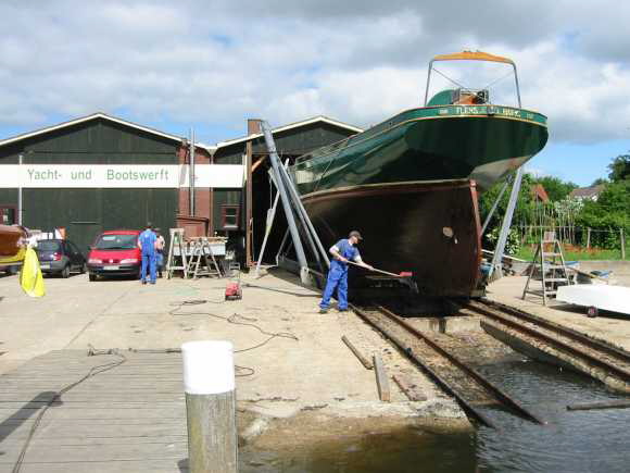 SaLMistral_vor_der_Halle02